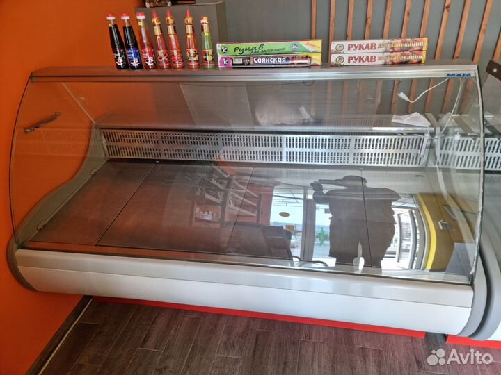 Холодильная витрина