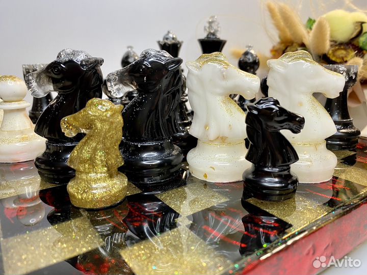Большие шахматные фигуры из эпоксидной смолы