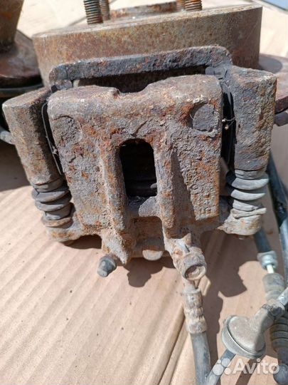 Задние суппорта Toyota Corolla E120