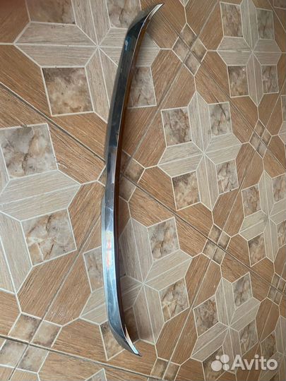 Молдинг на капот toyota