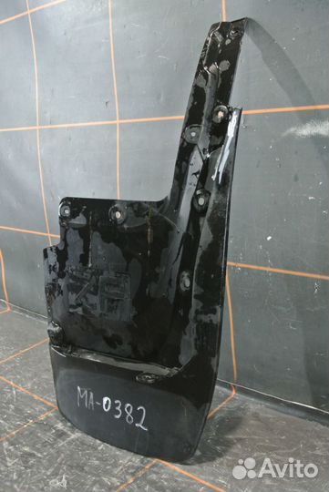 Брызговик задний правый - Lexus LX 3