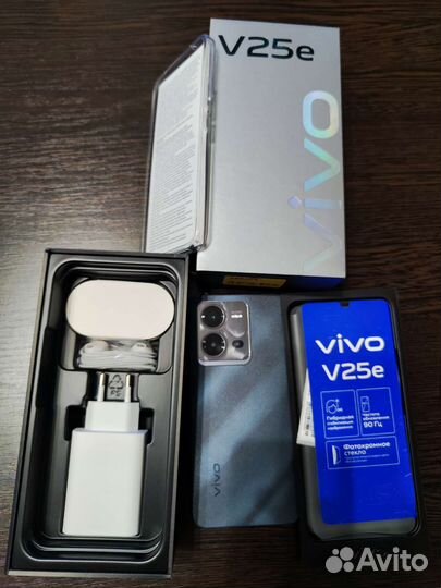 Смартфон vivo V25e