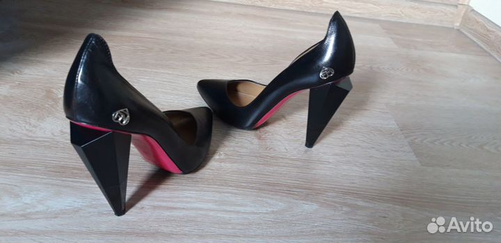 Туфли женские 38 размер Frankie Morello