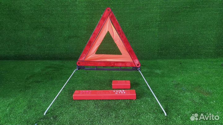 Знак аварийной остановки Volkswagen Passat B7 cczb