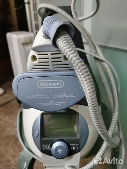 Утюг на паровой станции De’Longhi VVX 2200