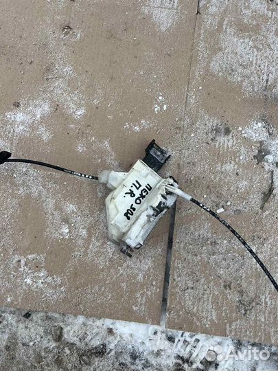 Замок двери передний правый Peugeot 308