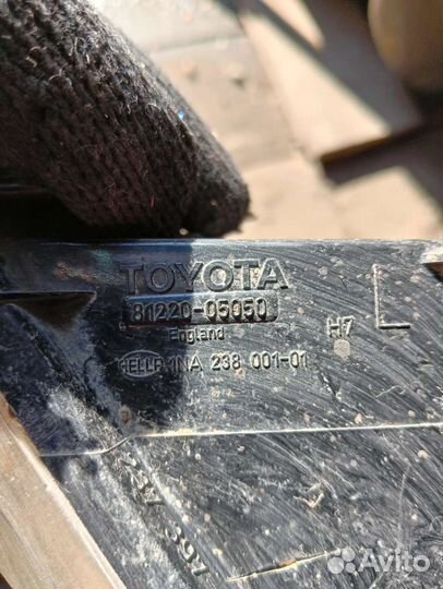 Противотуманные фары Тойота avensis