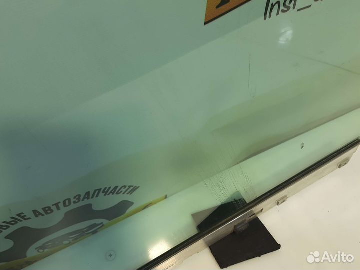 Стекло переднее правое Opel Zafira B