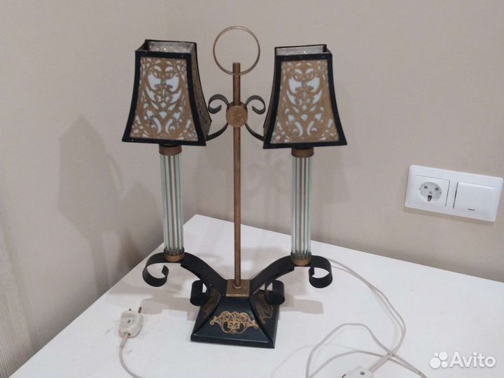 Лампа настольная