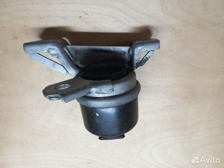 Опора двигателя (подушка двс) левая