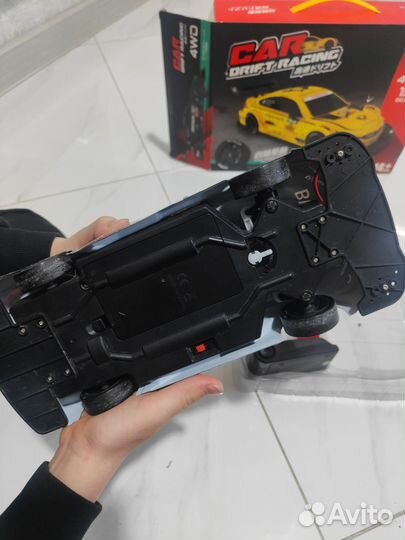 Радиоуправляемая машина для дрифта