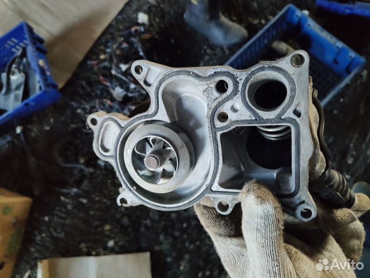 Помпа n47d20 BMW термостат