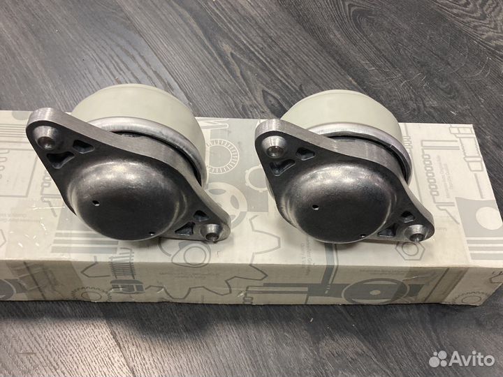 Опора двигателя Mercedes w221 S500 4matic