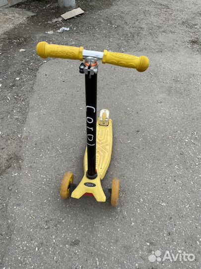 Самокат детский со светящимися колесами