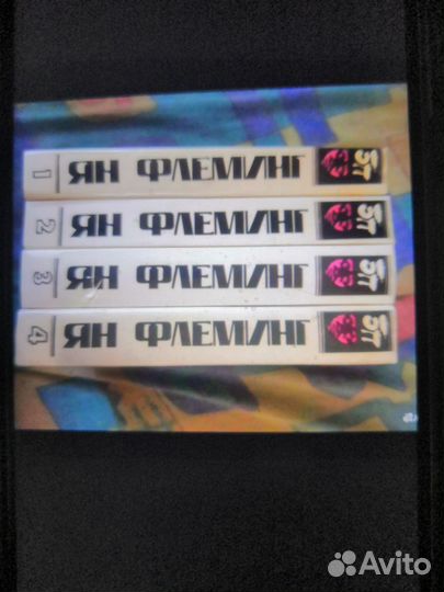 Дик Фрэнсис, Э.С.Гарднер-12т, Ян Флеминг-4т