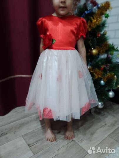 Платье праздничное