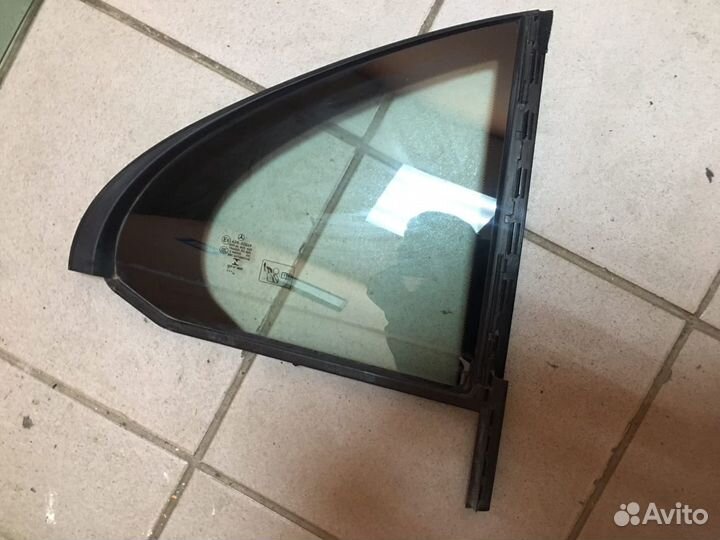 Стекло задней правой двери Mercedes W213 E200