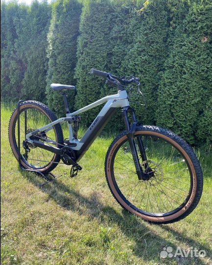 Cube stereo hybrid 120 pro