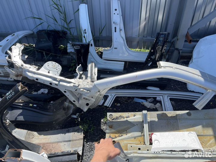 Передняя левая четверть Suzuki Grand Vitara