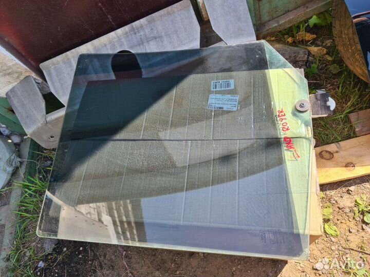 Стекло заднее Land Rover Discovery 3