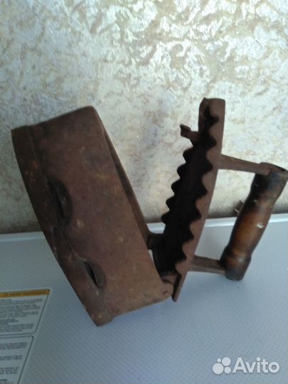 Утюг угольный