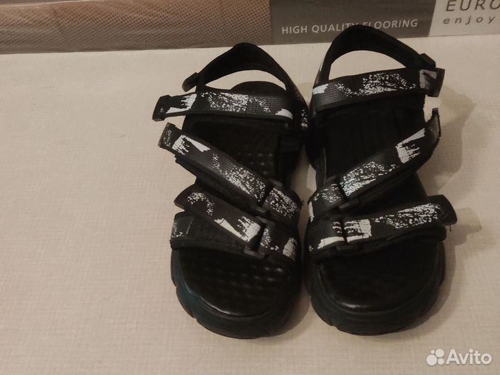 Женские босоножки 38
