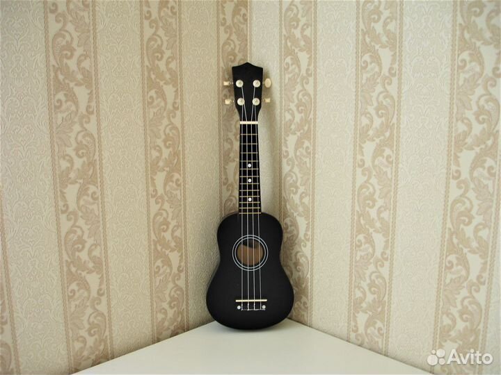 Укулеле сопрано новая