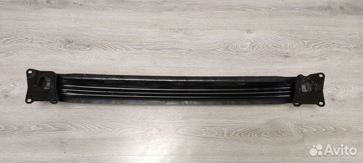 Усилитель бампера golf plus 2011