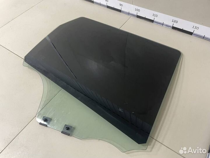 Стекло двери задней правой Renault Duster 2012