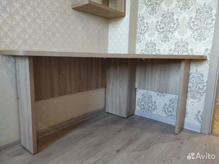 Угловой письменный стол