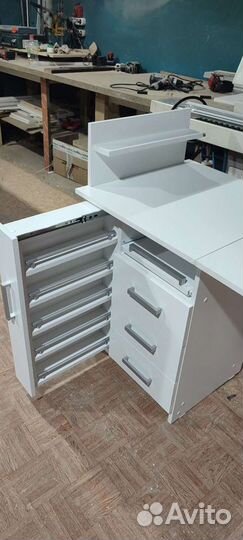 Маникюрный стол складной