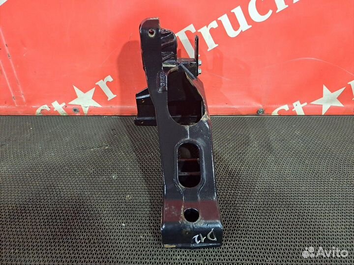 Кронштейн торсиона кабины левый Daf XF106