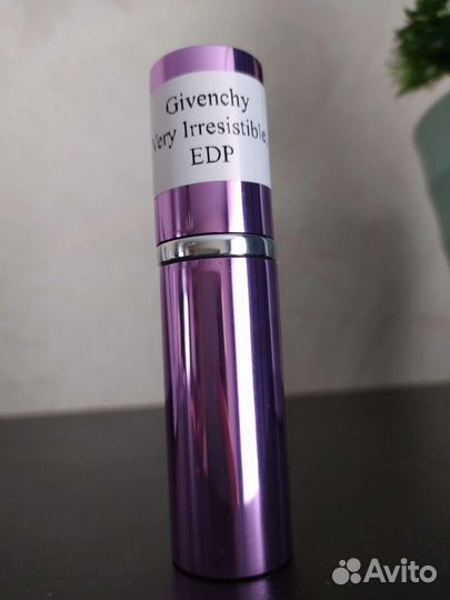 Givenchy very irresistible