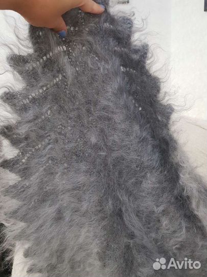 Изделия из козьего пуха (шали, косынки и др) много