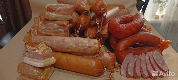 Домашняя колбаса (мясные деликатесы)