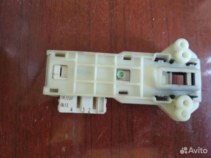 Убл- устройство блокировки люка