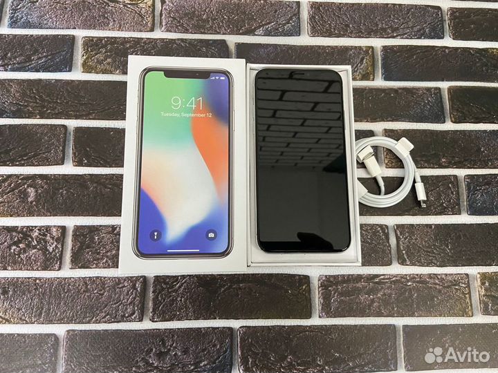iPhone X 256 gb silver 105