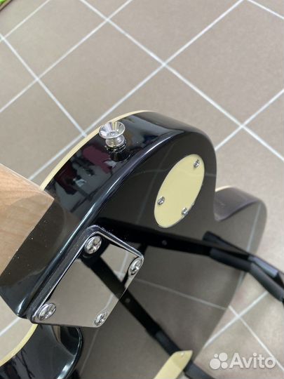 Электрогитара