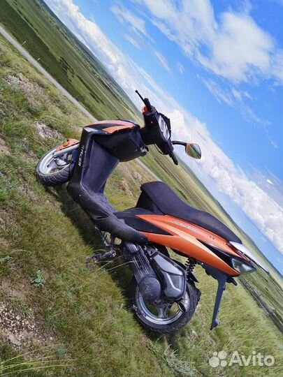 Продам скутер 150 кубов