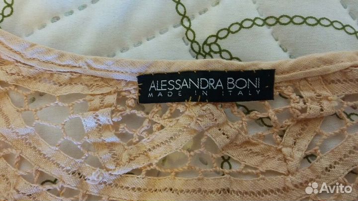 Топ Alessandra Boni