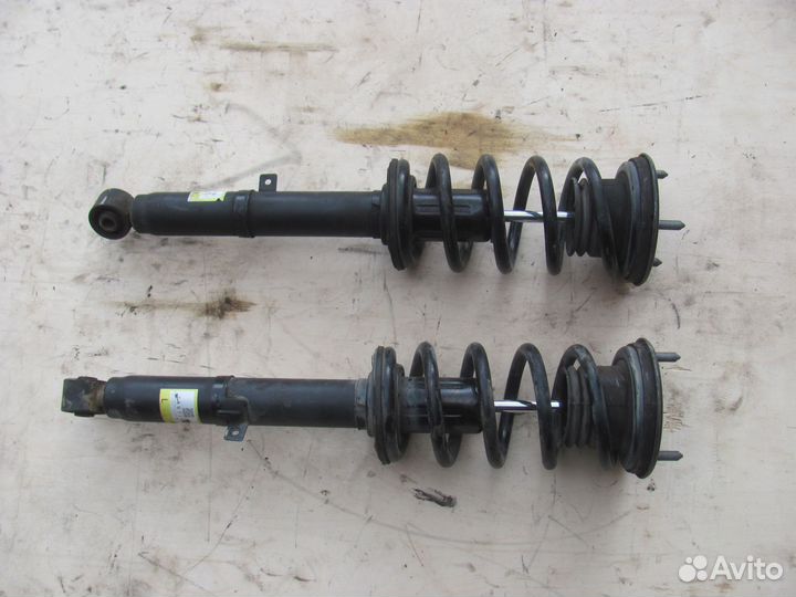 Стойка передняя Lexus IS250 IS350 GSE20