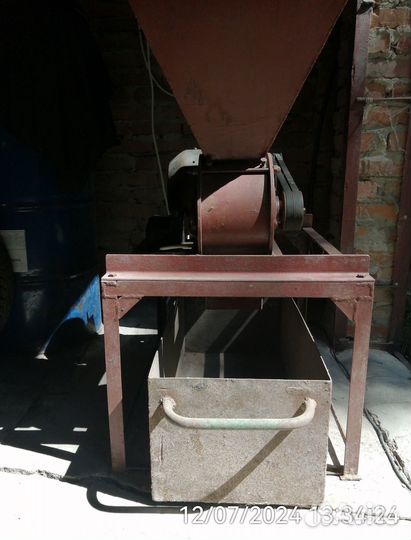 Зернодробилка