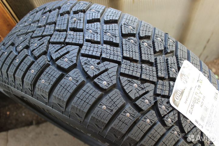 Continental IceContact 2 SUV 235/55 R18 104T