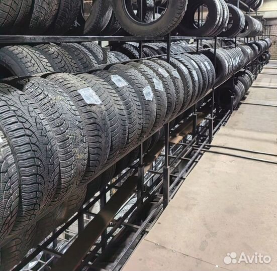 Nokian Tyres Hakkapeliitta 7 215/70 R16 96M