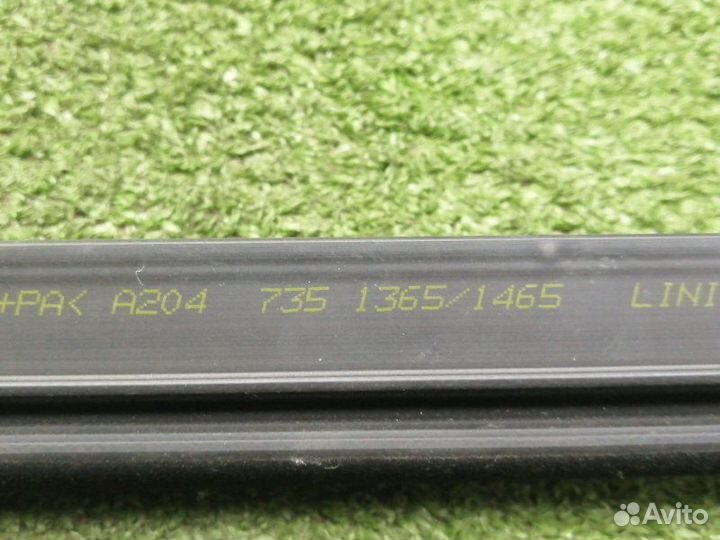 Уплотнитель стекла двери задний левый Mercedes Glk