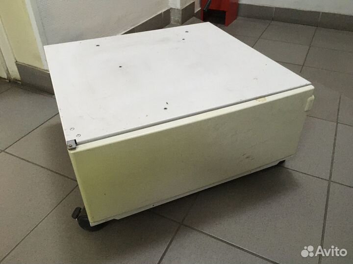 Ящик на колесиках под мфу/оргтехнику