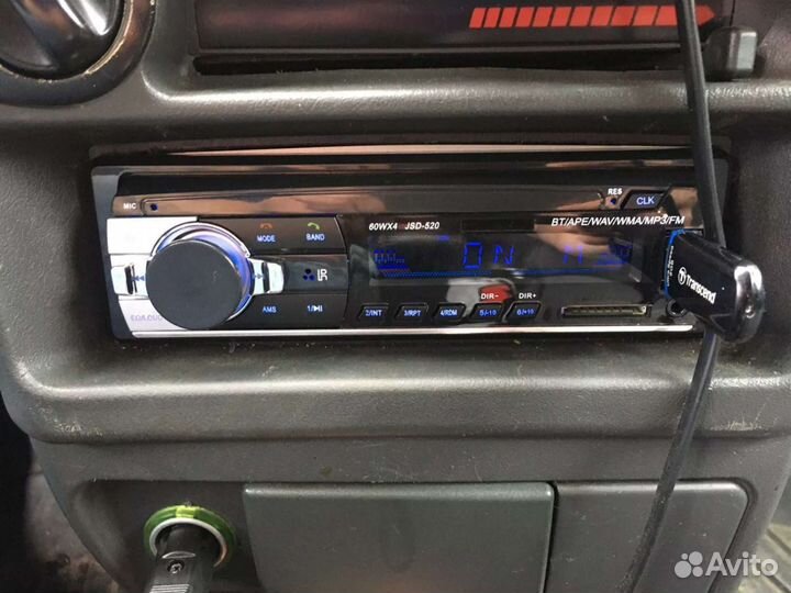 Новая магнитола с Bluetooth 4х60w звук хороший