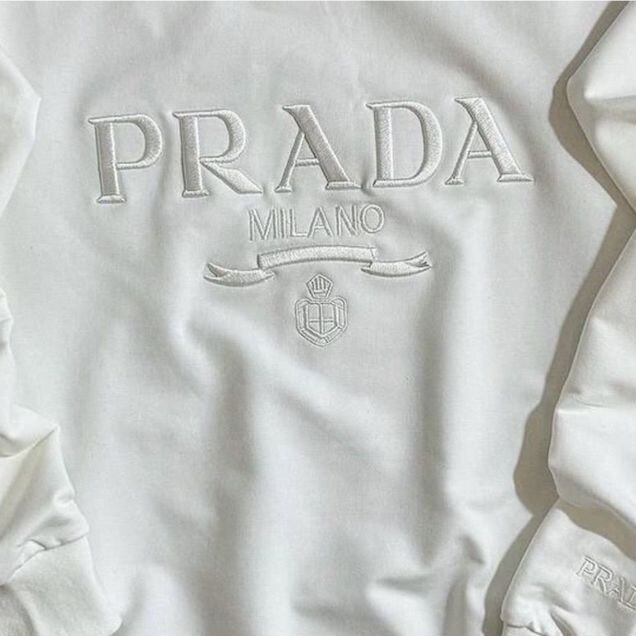 Свитшот prada вышивка