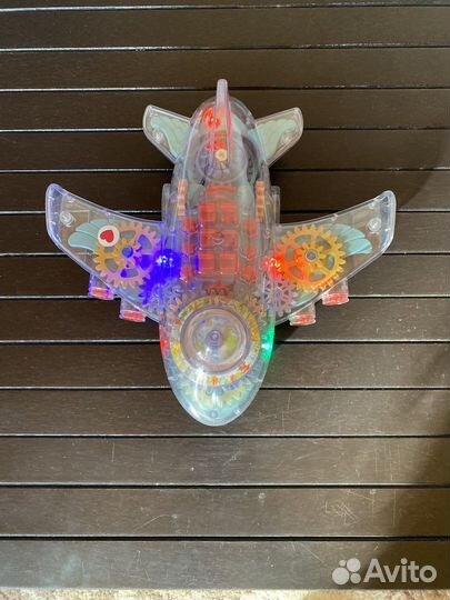 Игрушечный самолёт со звуком и светом
