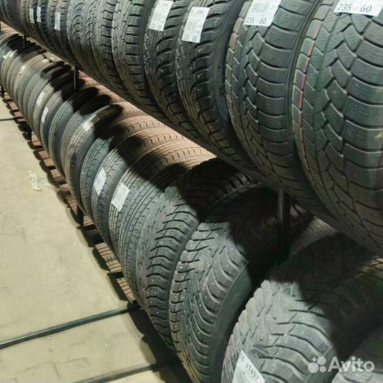 Kumho I'Zen KW31 215/60 R16 99R